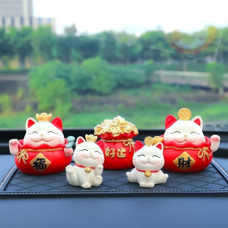 Hũ tiền đỏ trang trí ô tô nhà cửa,mix kèm tượng thần tài,mèo thần tài