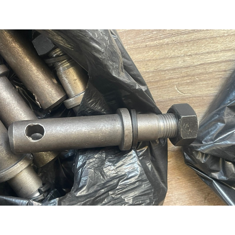 Chốt Nâng máy cày 19-22ly