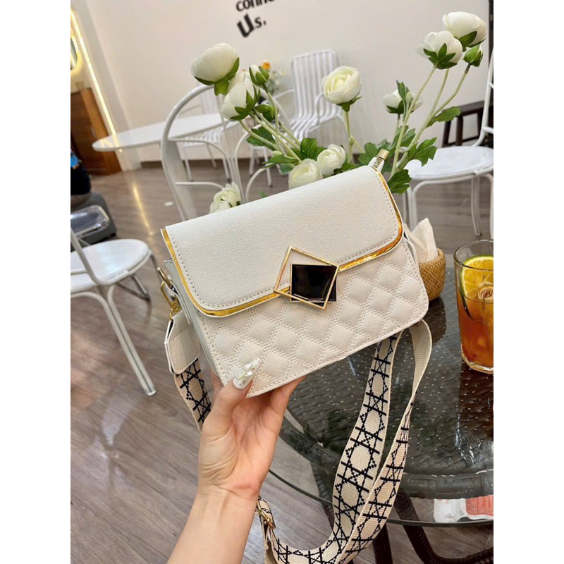 Túi Đeo Chéo Hình Vuông Nhỏ Thêu Họa Tiết Phong Cách Hàn Quốc Thời Trang Cho Nữ | 20K STORE