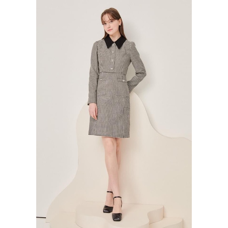 Váy Hàn size 55 kẻ caro cổ đen
