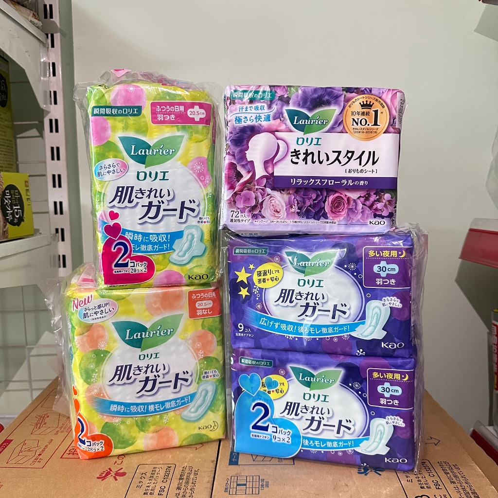Set 2 Băng vệ sinh Laurier Nhật Bản