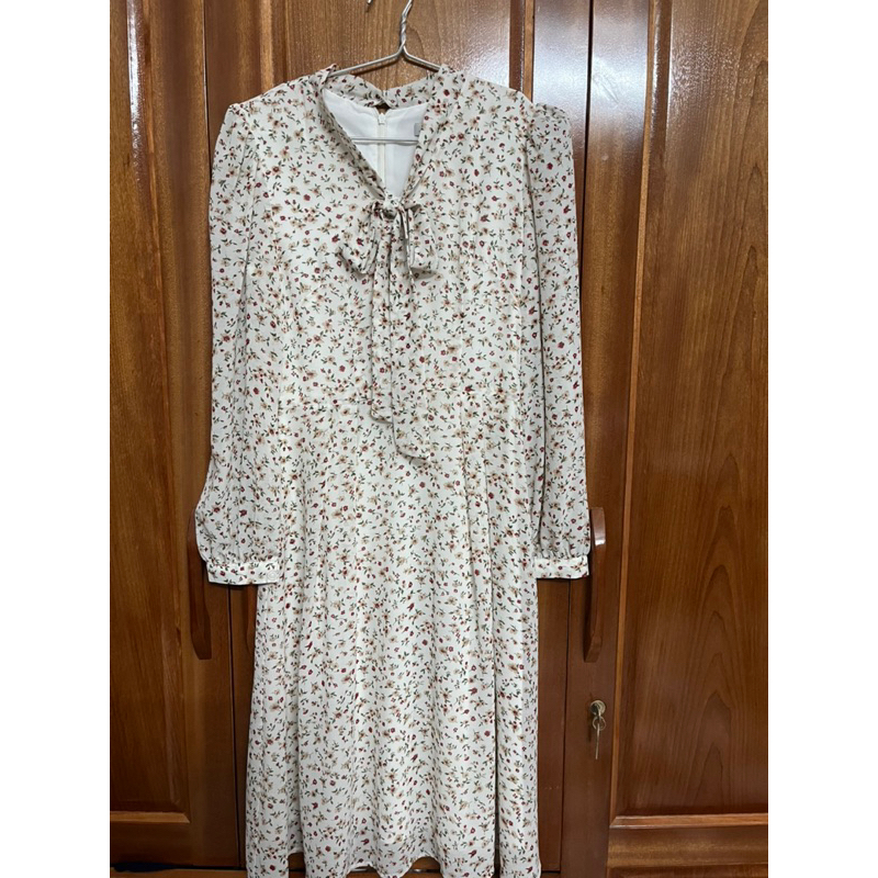 Pass Thanh lý đầm Tiin store size S like new