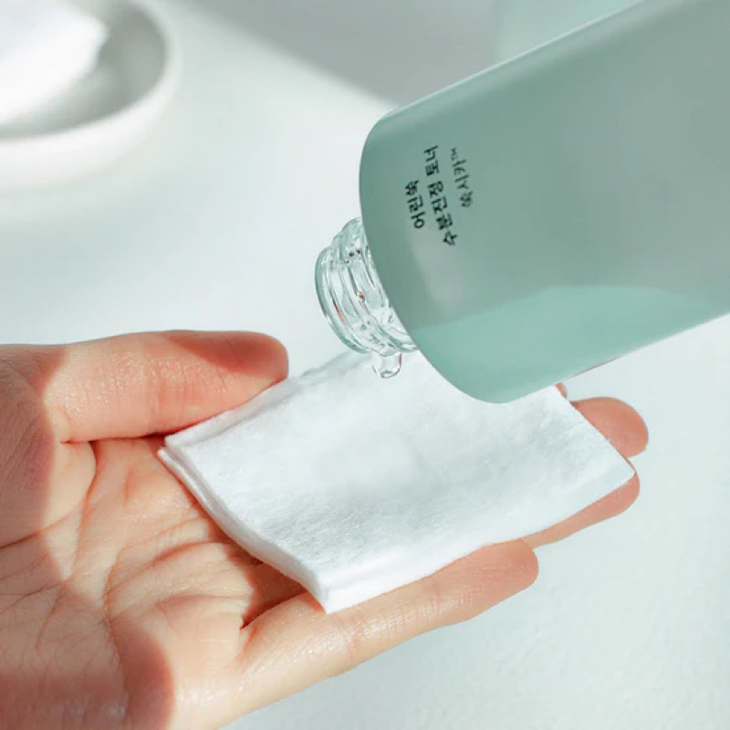 Nước Hoa Hồng Cấp Ẩm Và Làm Dịu Hanyul Pure Artemisia Calming pH-Balancing Toner