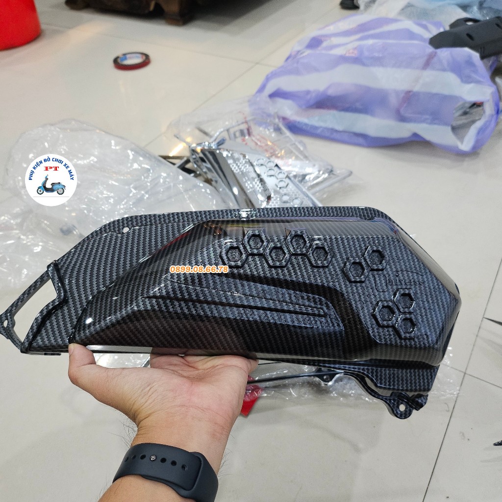 Ốp Pô E Xe AirBlade  2023, 2022 - Nhúng Carbon - Loại 1