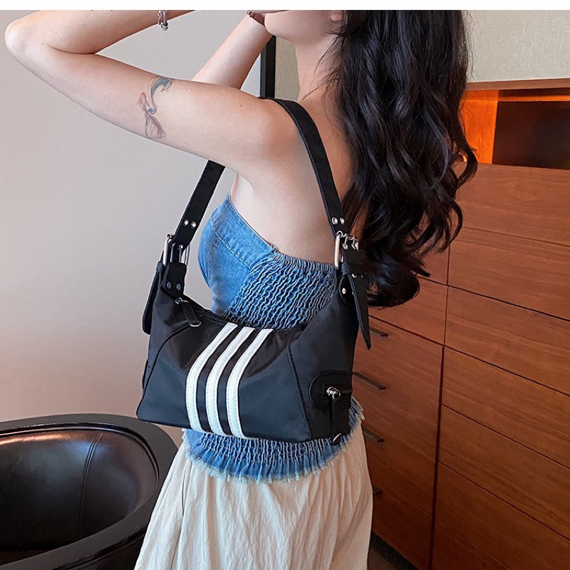 Túi kẹp nách đeo vai 3 sọc dáng chữ U dây khuy gài phong cách thể thao cá tính