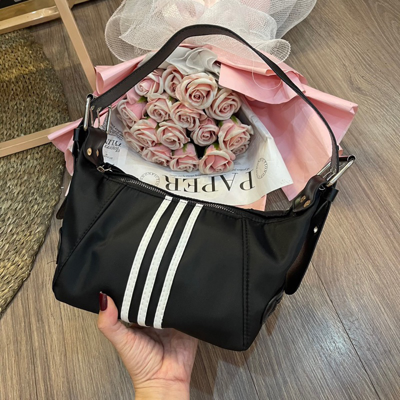 Túi kẹp nách đeo vai 3 sọc dáng chữ U dây khuy gài phong cách thể thao cá tính