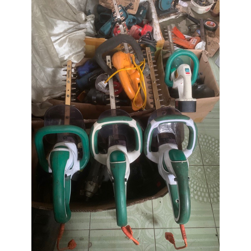 Máy cắt tĩa hàng rào Nhật bãi sử dụng điện 220v