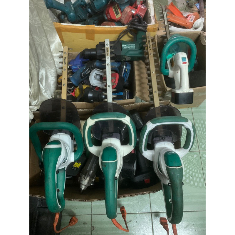 Máy cắt tĩa hàng rào Nhật bãi sử dụng điện 220v