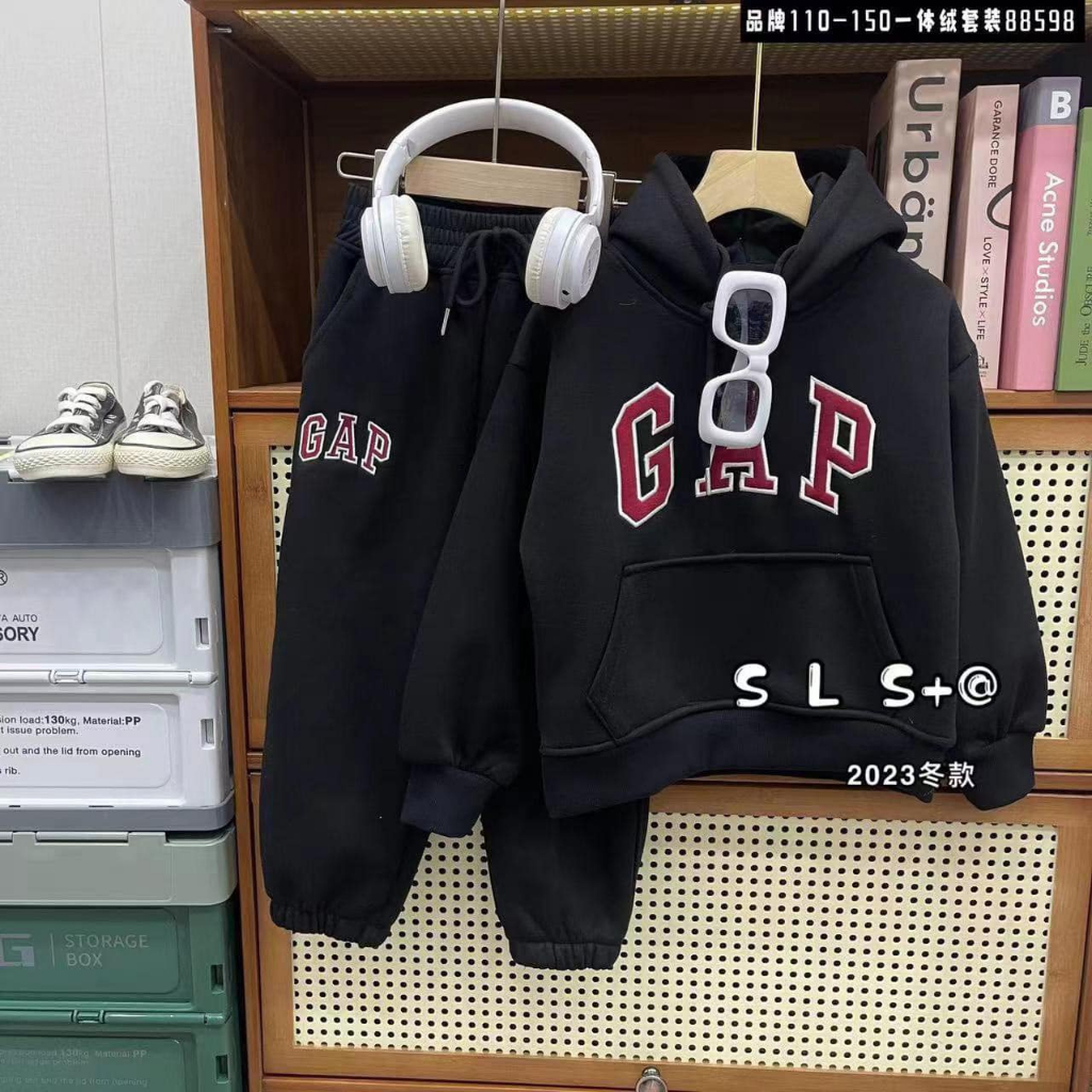 Set bộ lót lông gap đơn giản mà đẹp, ấm lắm luôn.