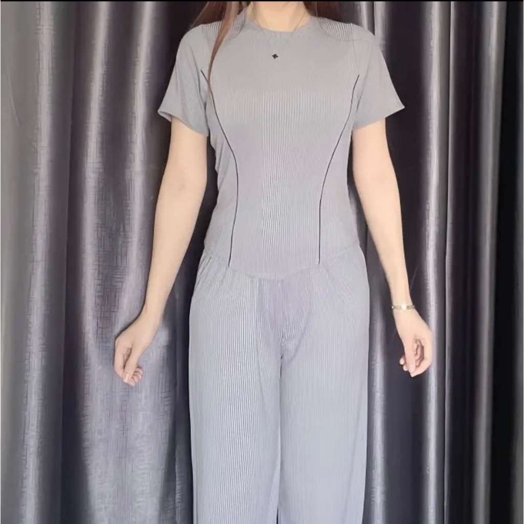 SÉT ĐỒ BỘ THUN GÂN ỐNG RỘNG SUÔNG KÈM ÁO BODY SIÊU HOT MỌI THỜI TRANG-PRADA