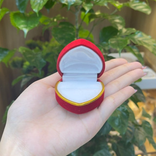 Hộp Nhẫn Cầu Hôn Hình Trái Tim Chất Liệu Nhung Cao Cấp