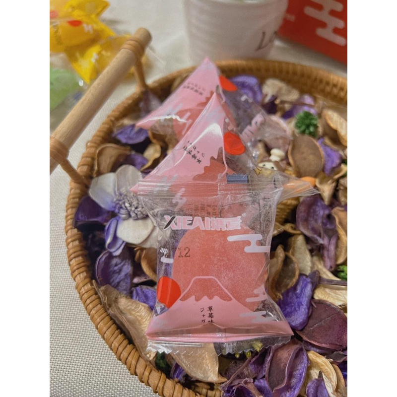 Bánh mochi mix vị hoa quả và mè đen thùng 2kg date 2/2024