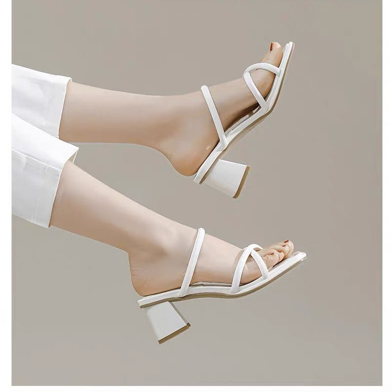 Dép cao gót classic 5cm - 2 Màu trắng đen - Size 35/39 - Quai chéo tinh tế - Sỏ ngón phong cách