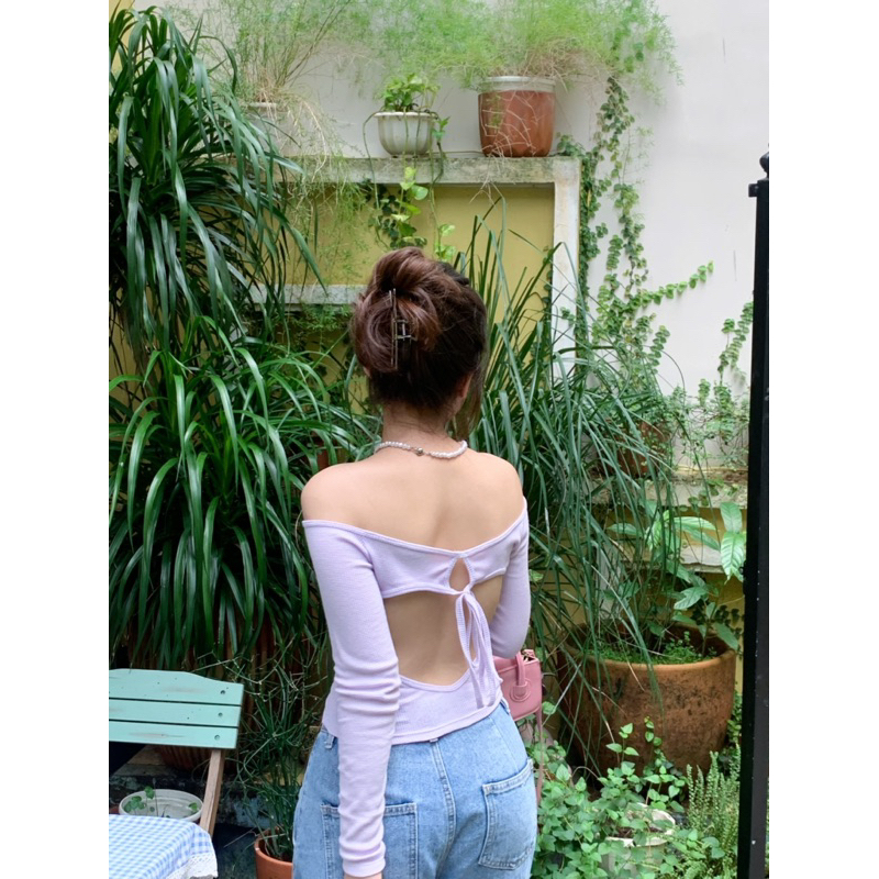Emlaine.sg Áo tím pastel trắng da tay dài hở lưng trái tim