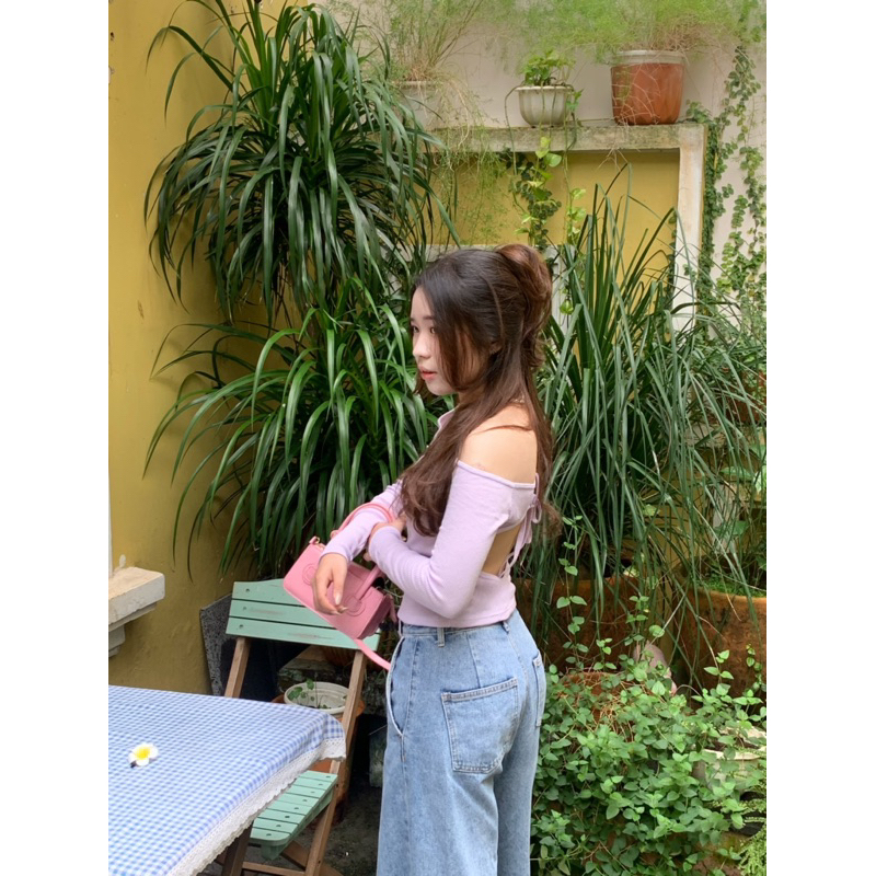 Emlaine.sg Áo tím pastel trắng da tay dài hở lưng trái tim