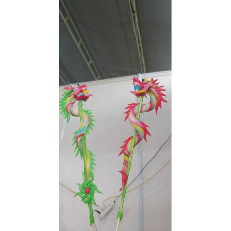 Tò he rồng, gà truyền thống