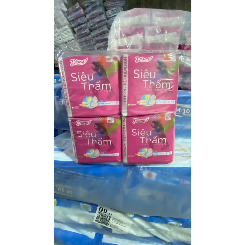 Băng vệ sinh Diana Siêu thấm siêu mỏng cánh 23cm 20 miếng