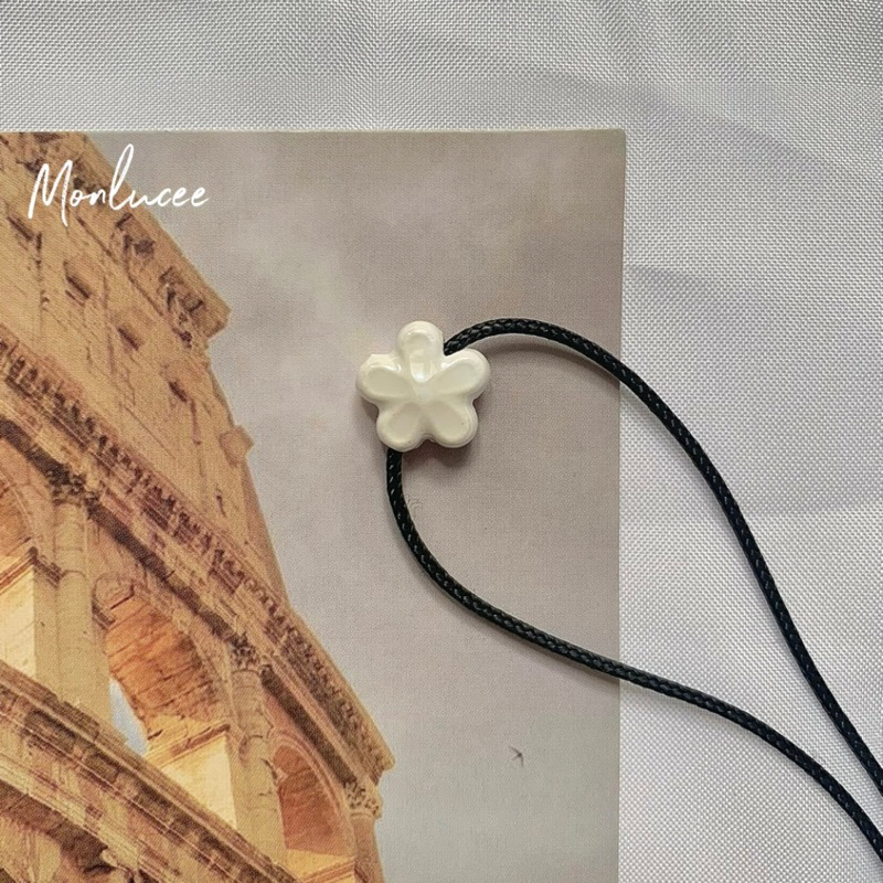 Vòng charm gốm hoa cúc trắng