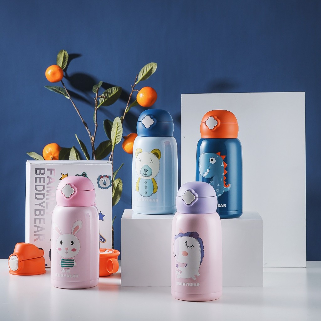 Bình giữ nhiệt Cho Bé - Phiên bản RT105 - Dung tích 630ml - 3 Nắp thay thế - Tặng kèm túi đeo may thêu xinh xắn