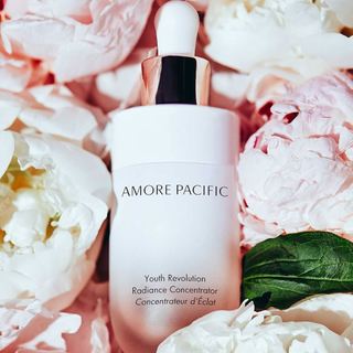 Serum vitamin c amore pacific youth revolution radiance concentrator