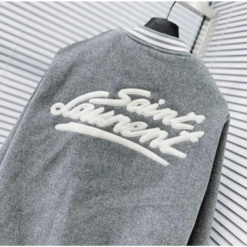 Áo Khoác Bomber Dạ Saint Laurent Nam Nữ Trơn Thêu Chữ Da Mặt Sau Bo Chun Kẻ Trắng Hai Lớp Bao Dày Dặn Đẹp Siêu Hot