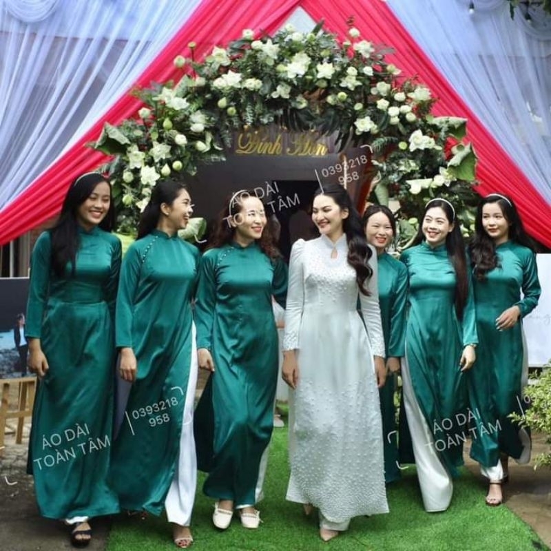 Cho thuê áo dài bê tráp 90k