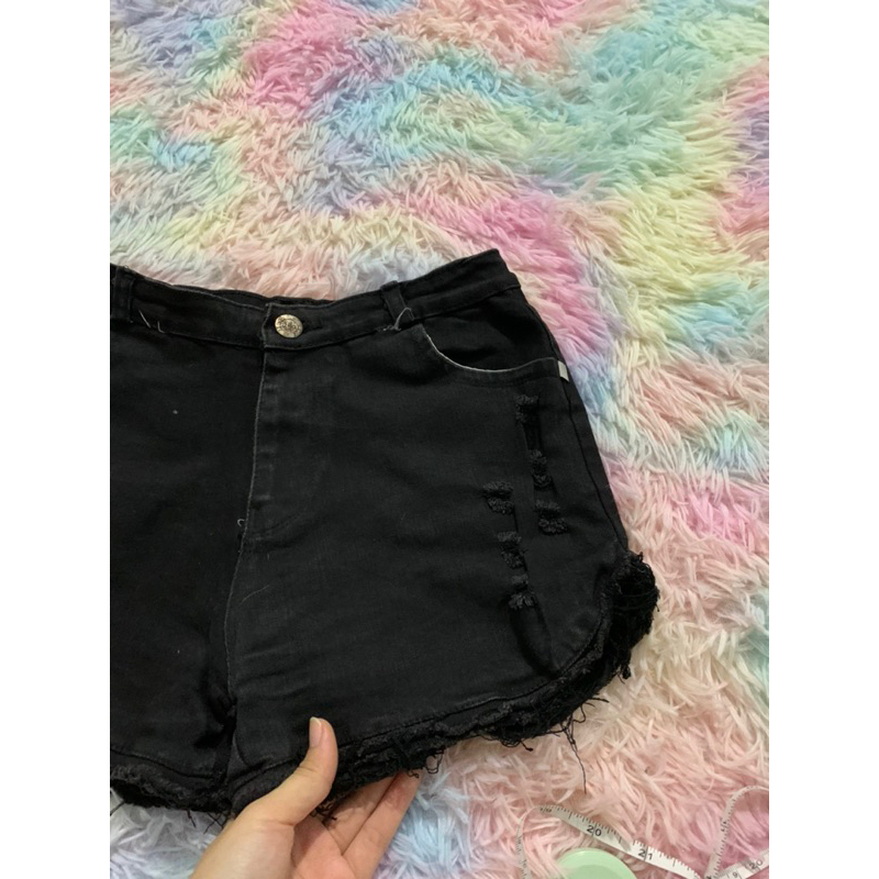 Quần short có giãn nhẹ