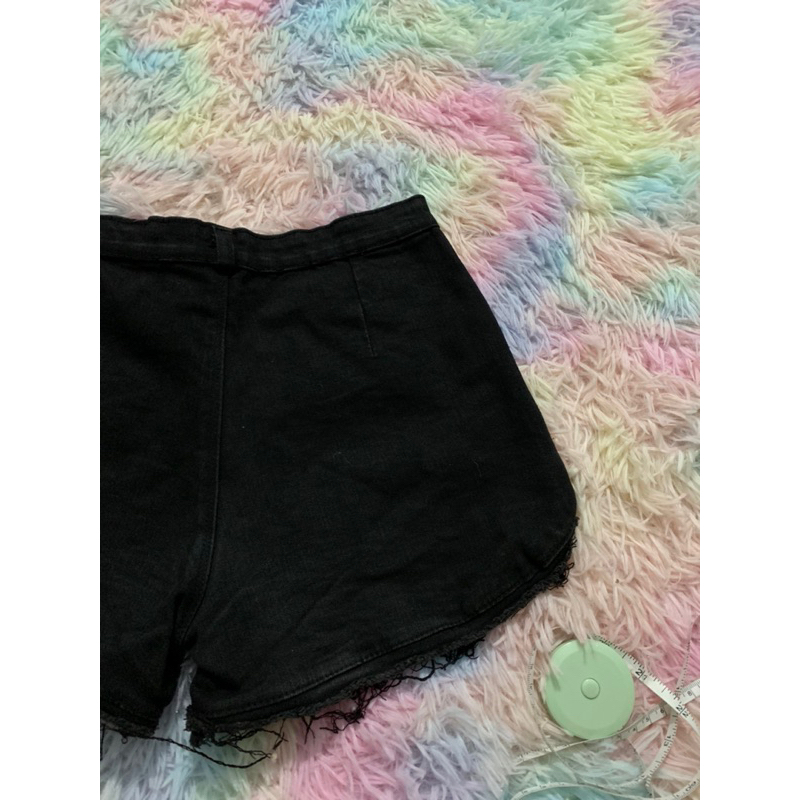 Quần short có giãn nhẹ