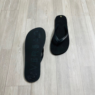 Xỏ Ngón Ver sace Đen