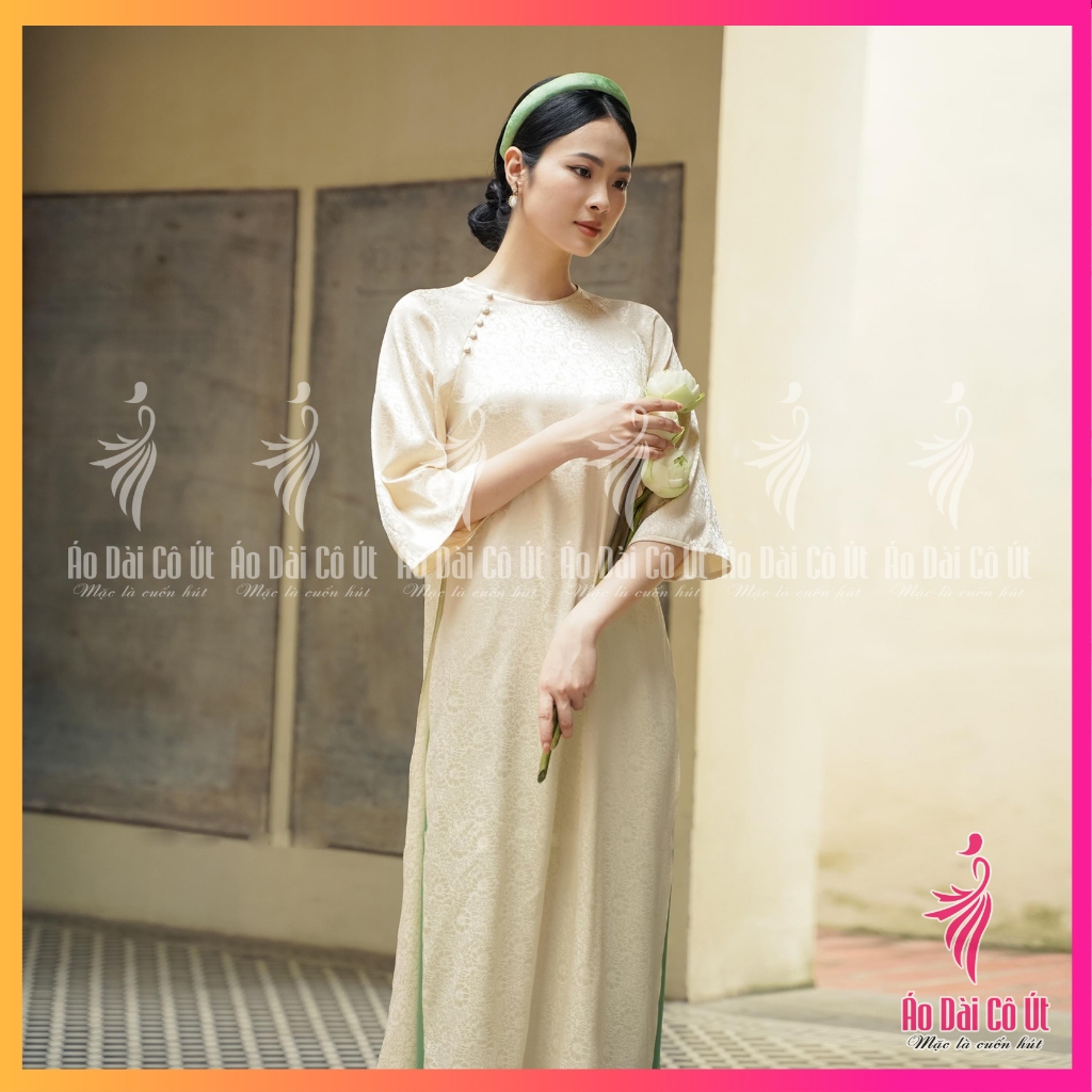 Áo Dài Cách Tân Dáng Suông Xưa Cổ Tròn Vải Gấm Đính Cúc Hàng May Sẵn