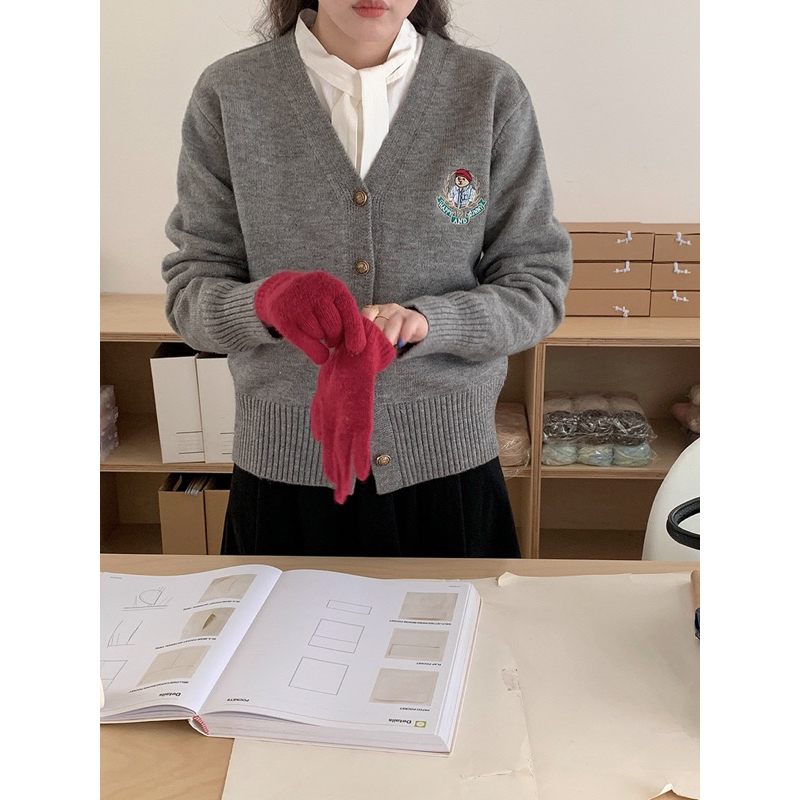 Áo cadigan thêu logo hack tuổi len dầy dặn màu siu xinh