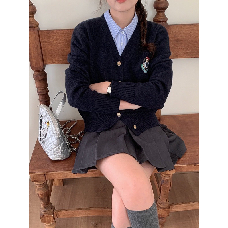 Áo cadigan thêu logo hack tuổi len dầy dặn màu siu xinh