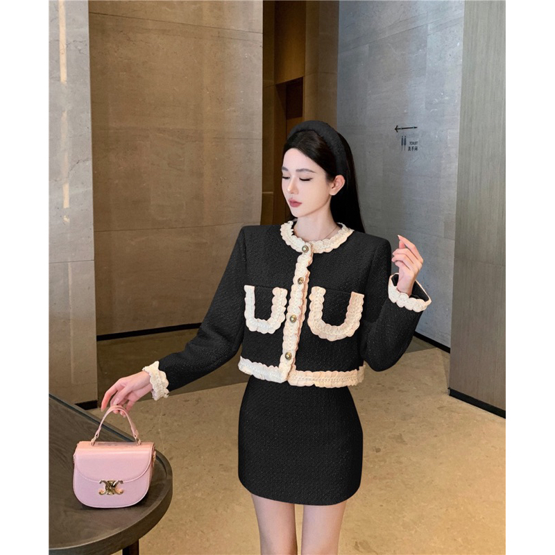 Set dạ tweed áo khoác dáng ngắn phối viền ren bèo, 2 túi vuông, kèm chân váy chữ A