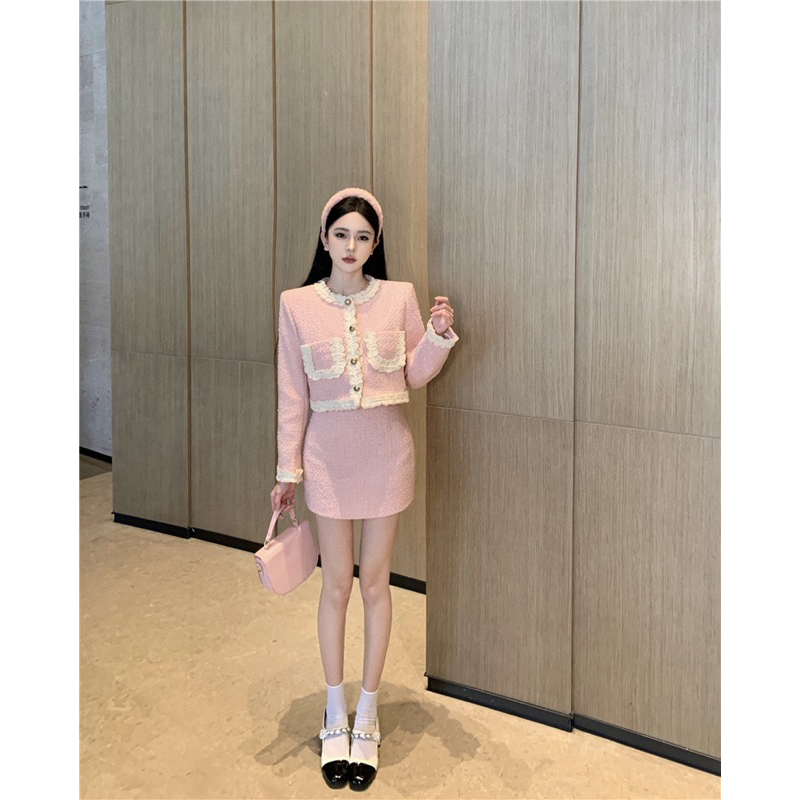 Set dạ tweed áo khoác dáng ngắn phối viền ren bèo, 2 túi vuông, kèm chân váy chữ A