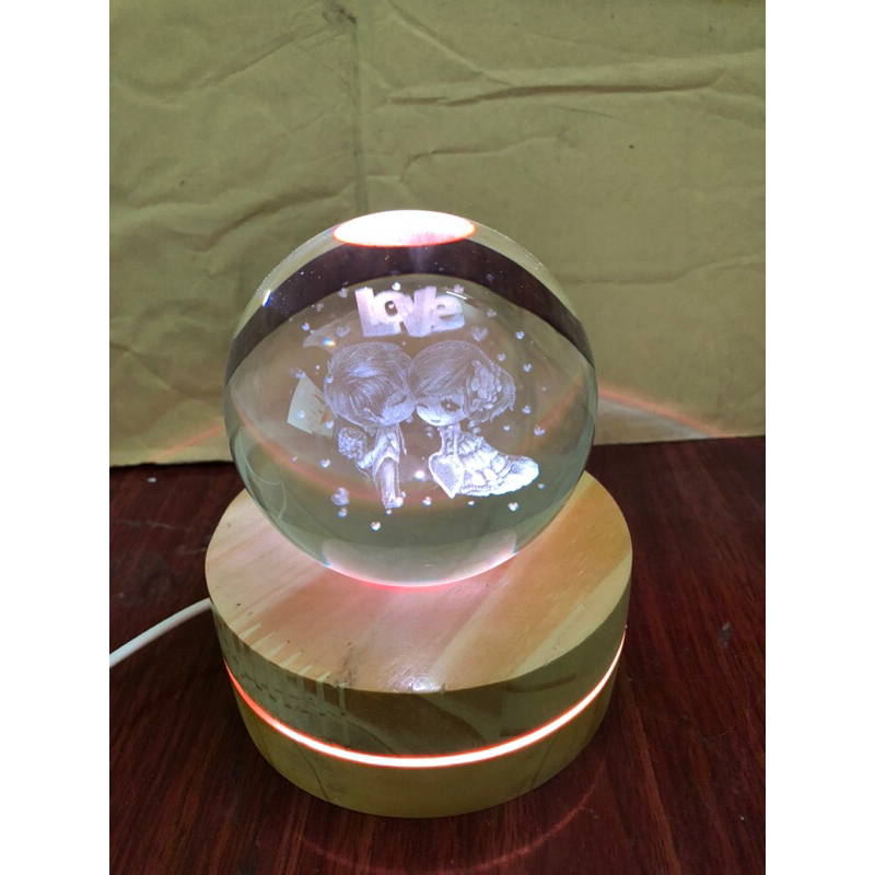 Cầu pha lê tình yêu