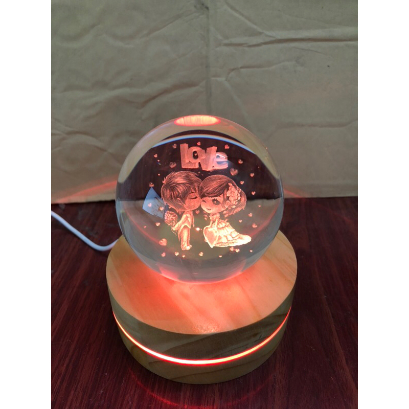 Cầu pha lê tình yêu