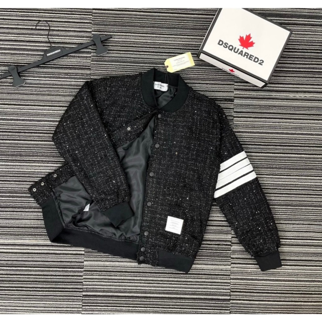 Áo Khoác Bomber Nam Nữ Vải Dạ Đan Kim Tuyến Thêu 4 Sọc Trắng Ông Tay Logo Chữ Lót Gió Trong Siêu Hot Nam Nư