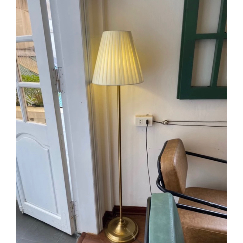 Đèn cây cho phòng khách phòng ngủ thân mạ vàng cao cấp ĐÔ THÀNH LIGHT
