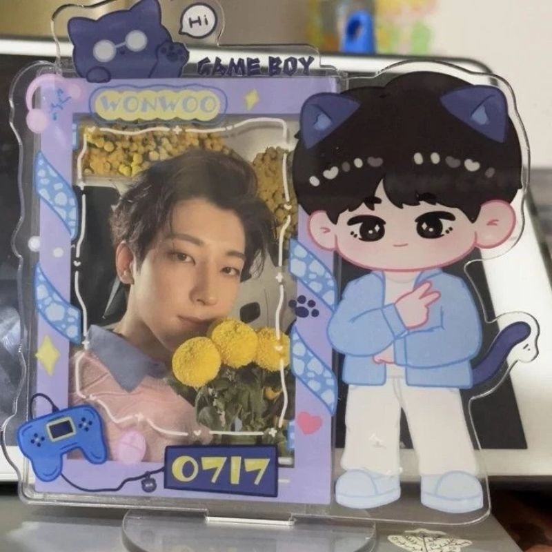 STANDEE HOLDER ĐỰNG CARD & KEYRING MÓC KHOÁ TREO