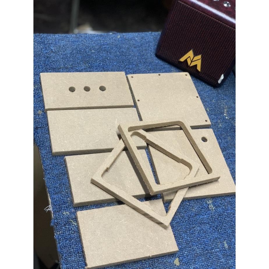 Box loa bluetooth mini vuông kích thước 14.5 x 14.5 x 7cm cho anh em thích độ loa DIY