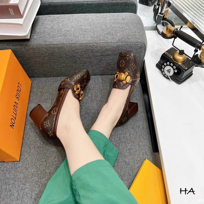 Giày cao gót nữ đế vuông 6cm_Giày hoạ tiết lv nâu sang trọng _Dáng búp bê   hàng cao cấp fullbox túi giấy xách