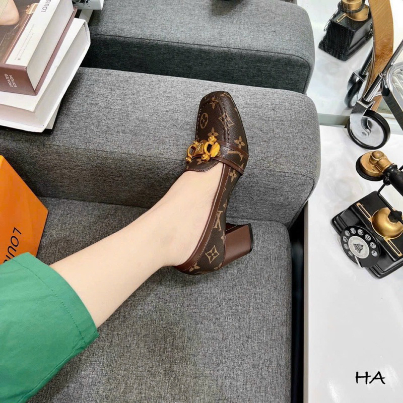 Giày cao gót nữ đế vuông 6cm_Giày hoạ tiết lv nâu sang trọng _Dáng búp bê   hàng cao cấp fullbox túi giấy xách