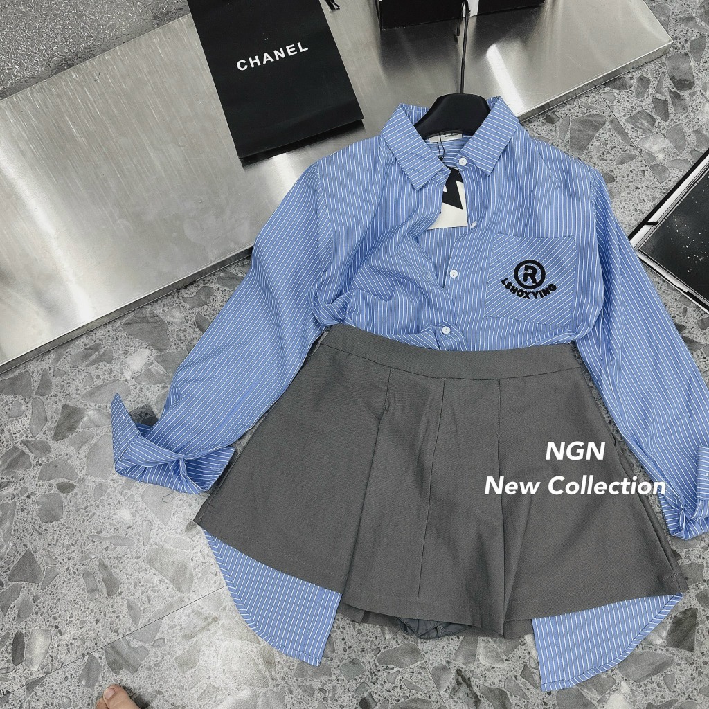 SET SƠ MI XANH KẺ THÊU LOGO NGỰC MIX CHÂN VÁY XÒE XÁM PHỐI CÀ VẠT ĐEN