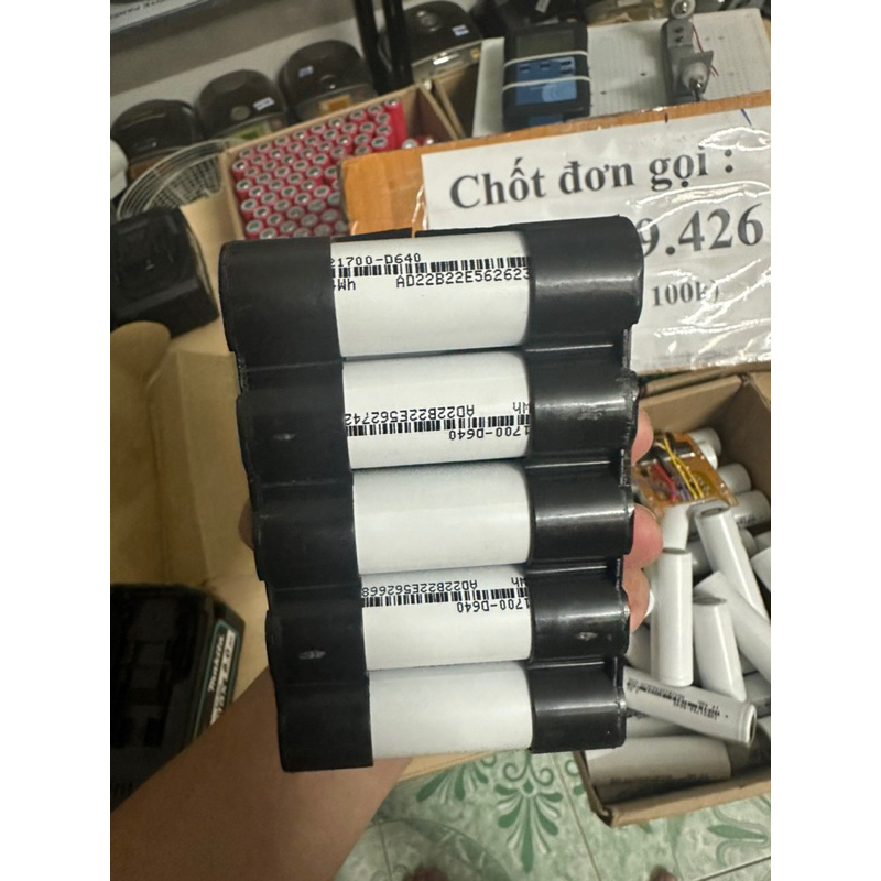 Pin makita chân phổ thông cell 21700 xả 80a