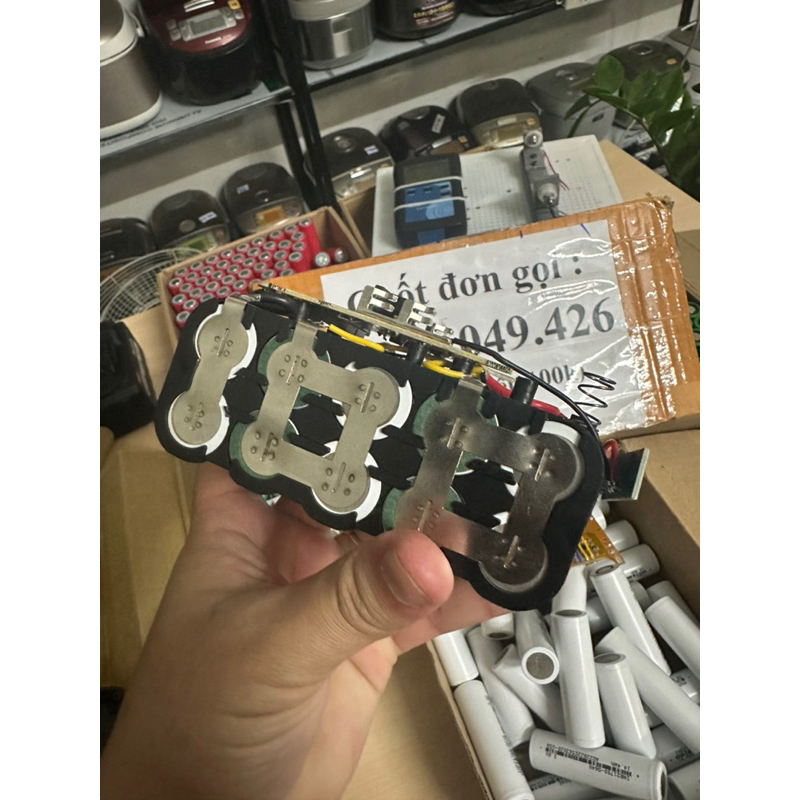 Pin makita chân phổ thông cell 21700 xả 80a