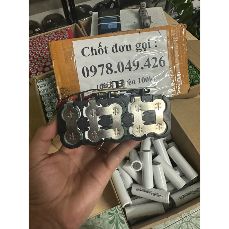 Pin makita chân phổ thông cell 21700 xả 80a