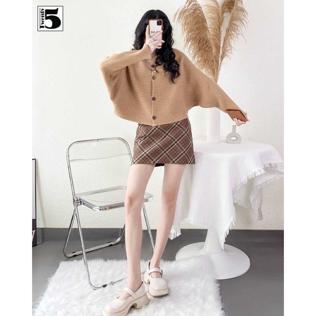 Áo len cardigan cổ V sâu, 3 cúc, bo tay Twenty.Five 5162