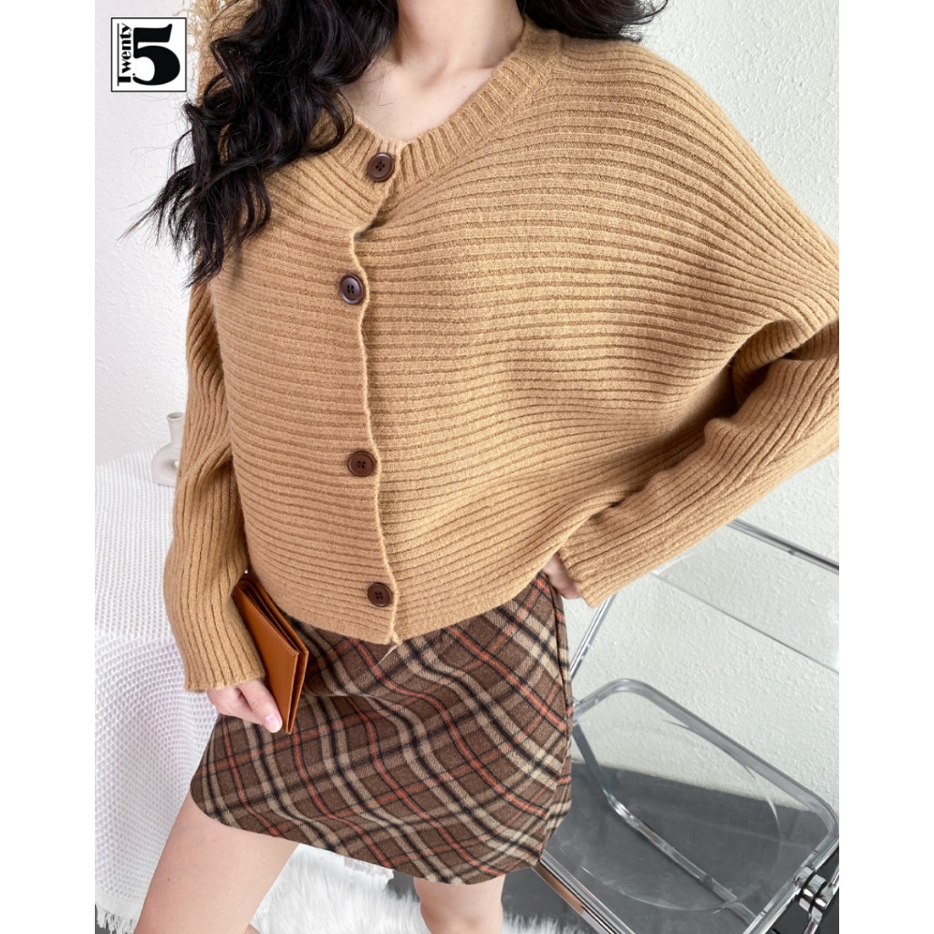 Áo len cardigan cổ V sâu, 3 cúc, bo tay Twenty.Five 5162