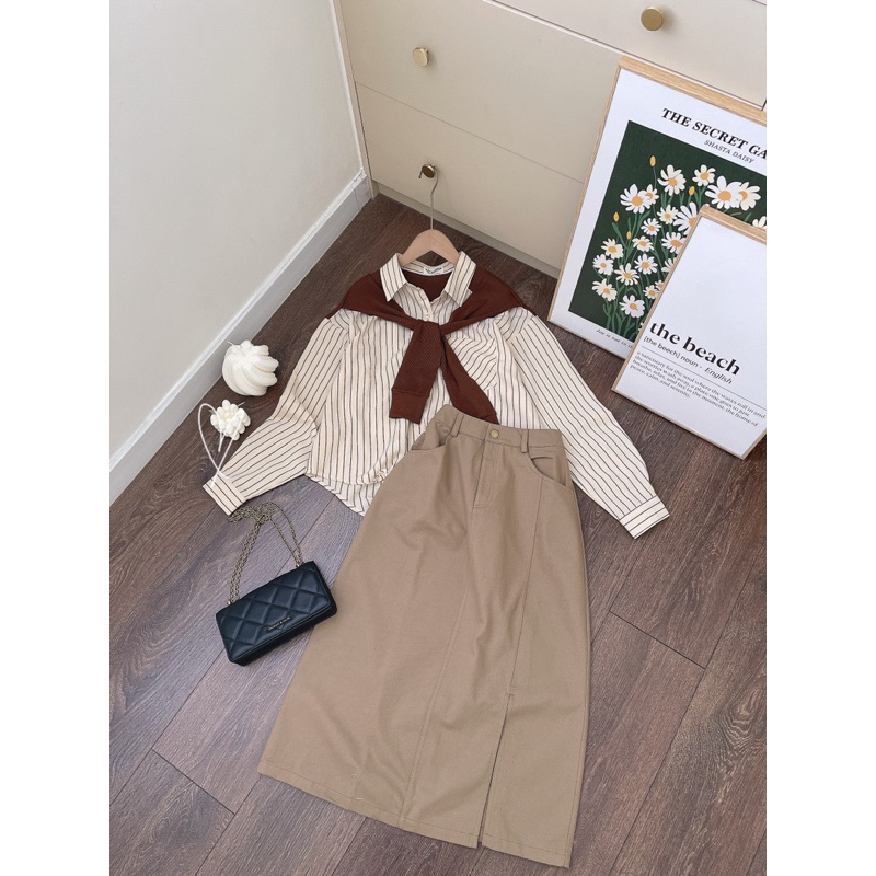 SÉT CHÂN VÁY KAKI ÁO SMI SỌC PHỐI CHOÀNG GÂN