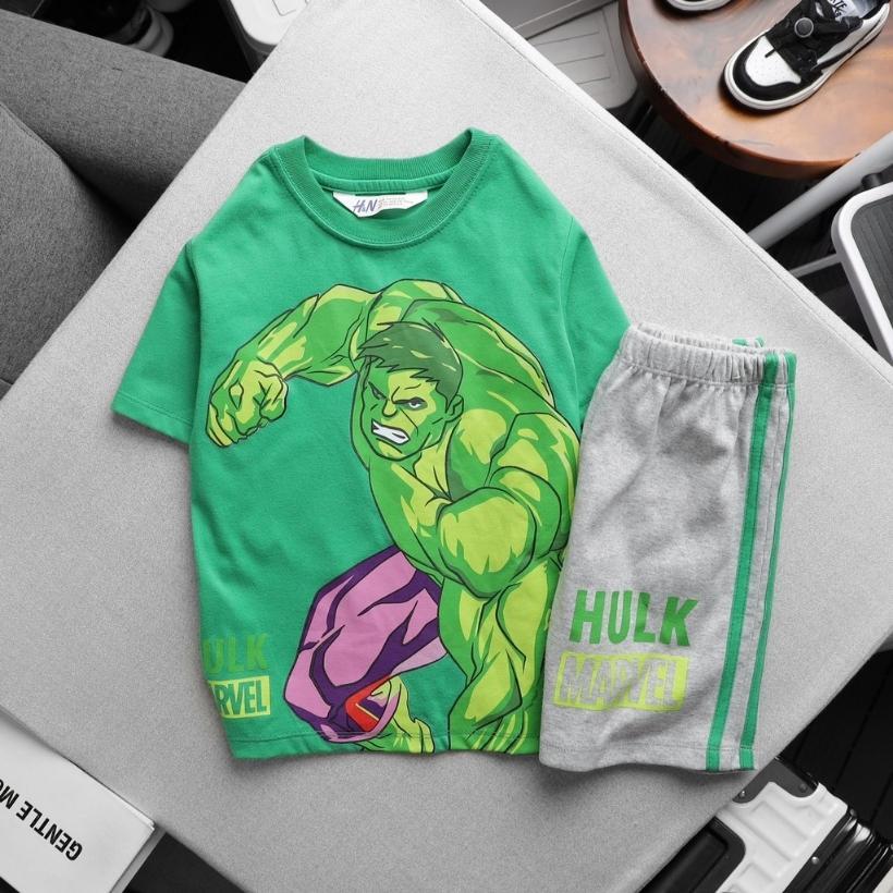 Bộ bé trai nhí TOMSHOP, hoạ tiết người nhện - Bo cổ chắc chắn, form dáng gọn gàng